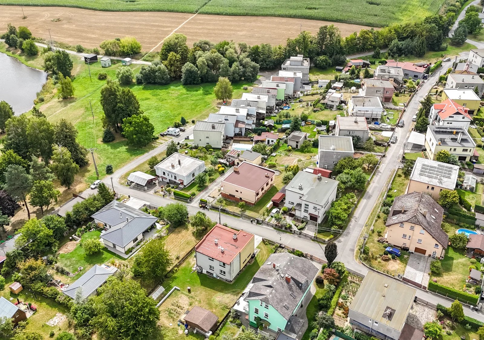 Rodinný dům v Bílovci, kde máte klid, dostatek prostoru a přírodu na dosah - 23.2